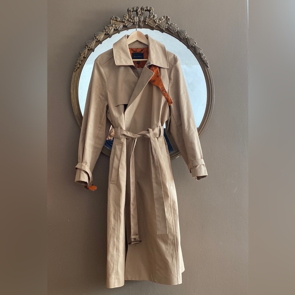 Banana Republic trench coat/rain coat. Size XL. Worn once. retired style.